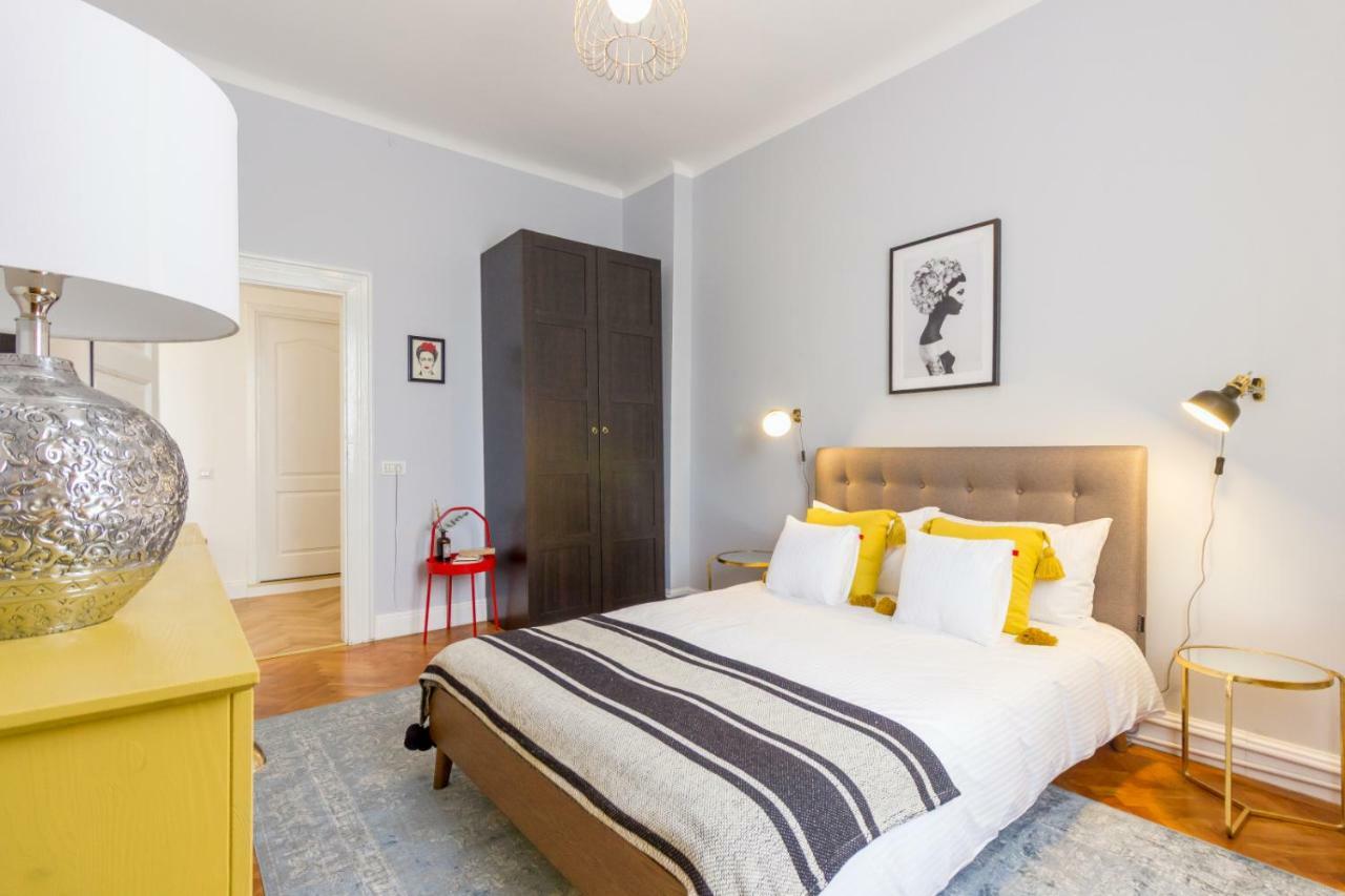 City Chic 3 Bedroom Apartment Cluj-Napoca Exterior foto